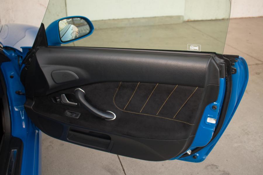 Детали интерьера Honda S2000 CR (AP2) 2008 года  (фото 113 из 180)